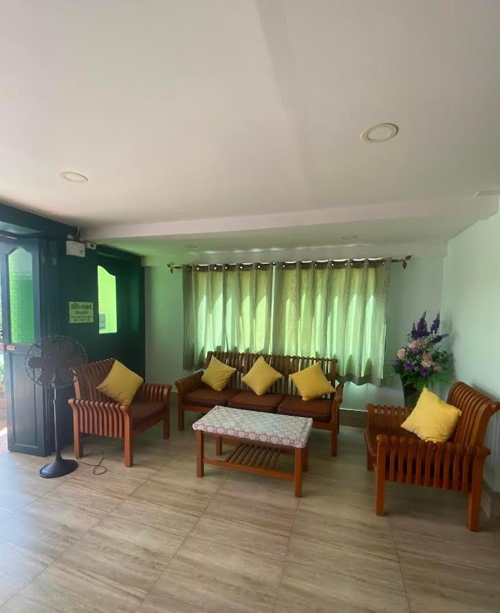 ปานใจ เพลส Hotel ชะอำ ภายนอก รูปภาพ