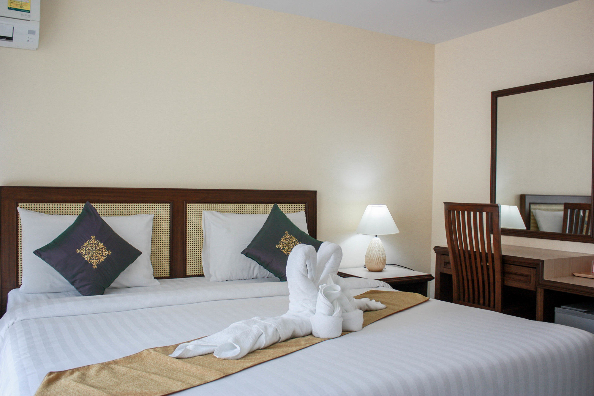 ปานใจ เพลส Hotel ชะอำ ภายนอก รูปภาพ